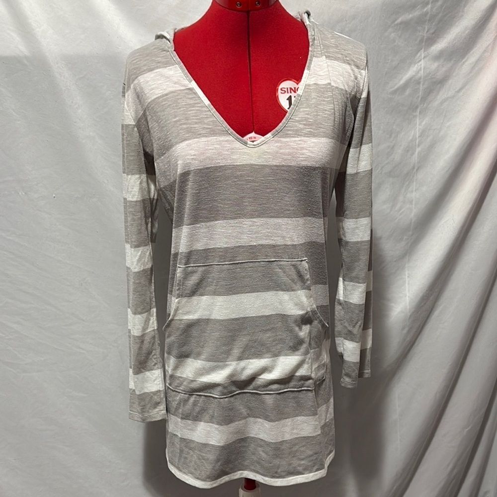 Merona Gray and White Boxy Sweatshirt Tunic SM333